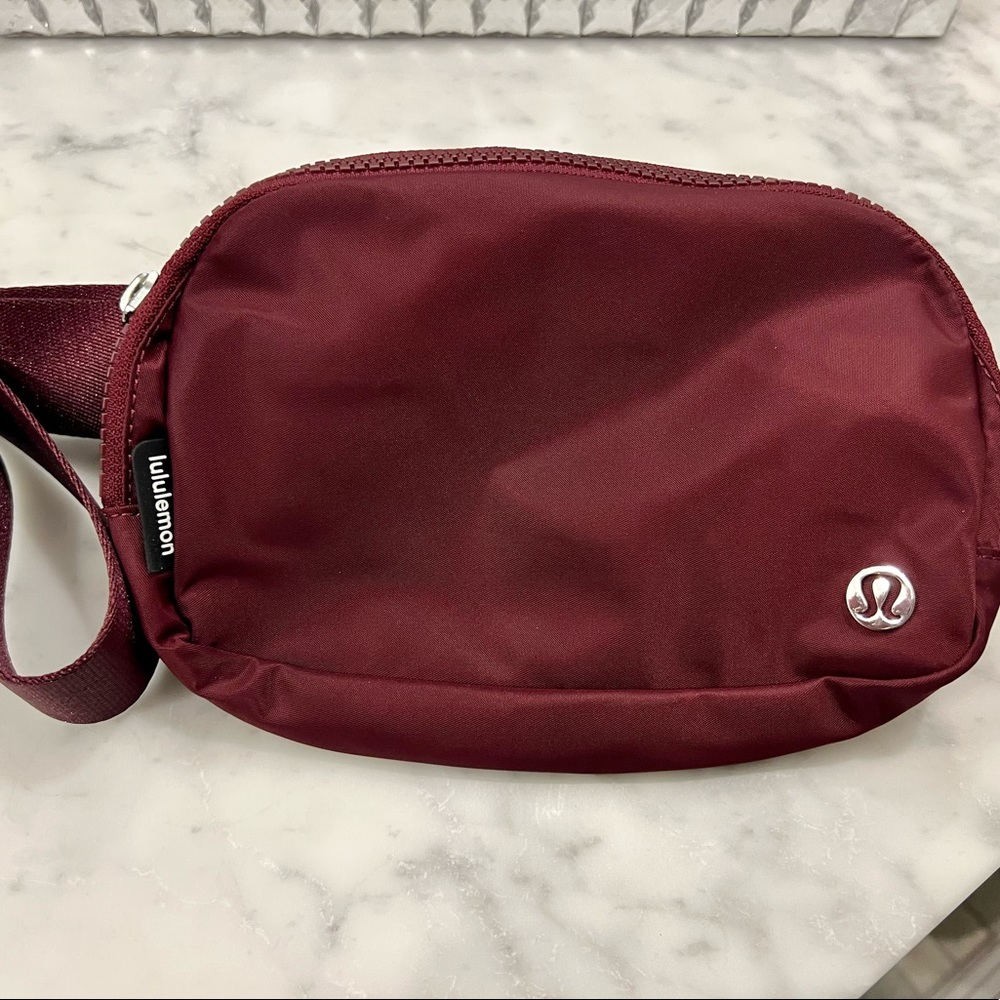 NWT Lululemon belt bag